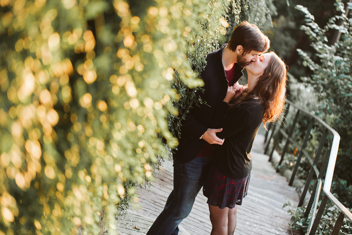 photo couple baiser ruelle