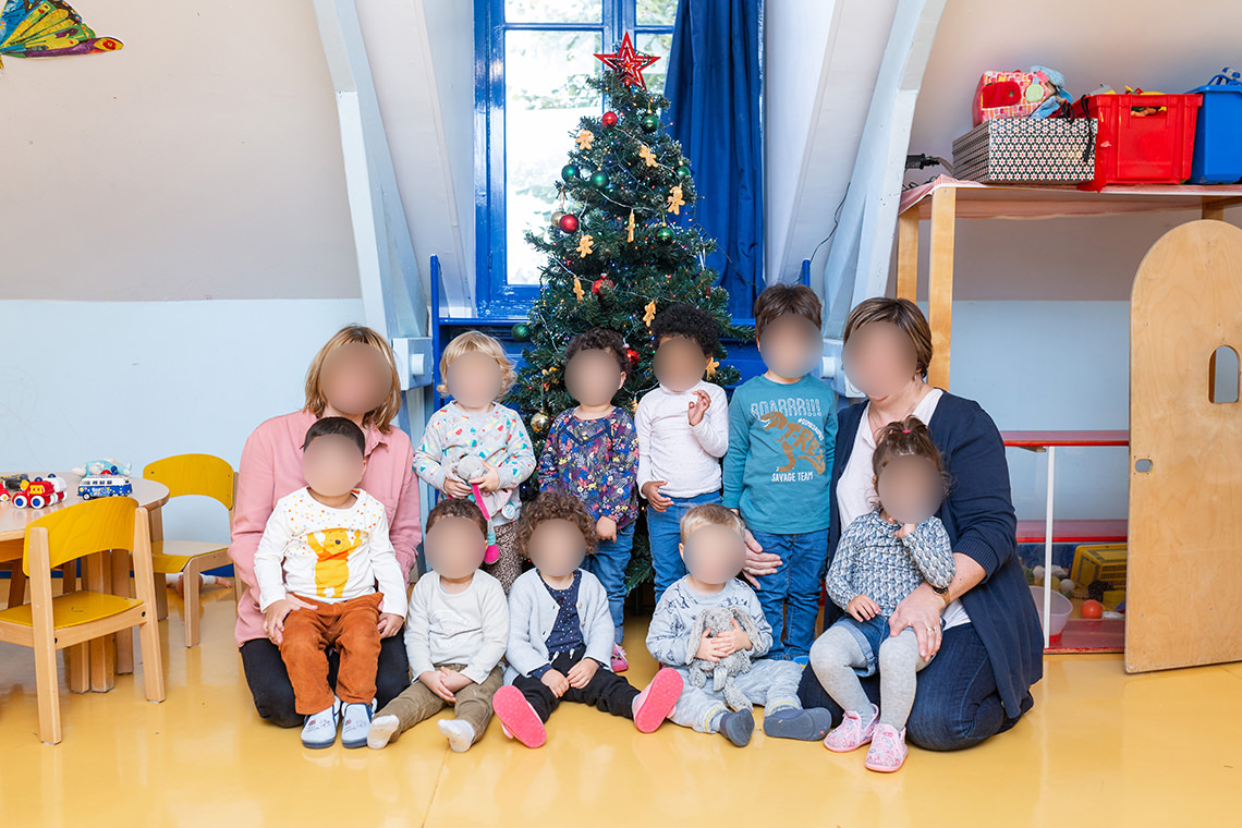 photo de classe groupe halte jeux pomme d'api